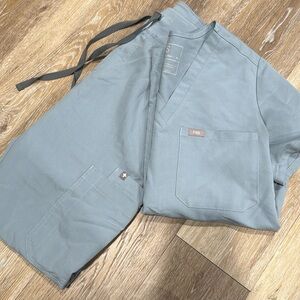 FIGS Baby Blue Scrub Set XS